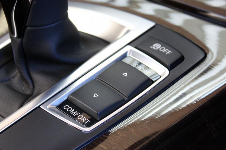  BMW 6-Series Convertible 2012 года  (фото 10 из 52)